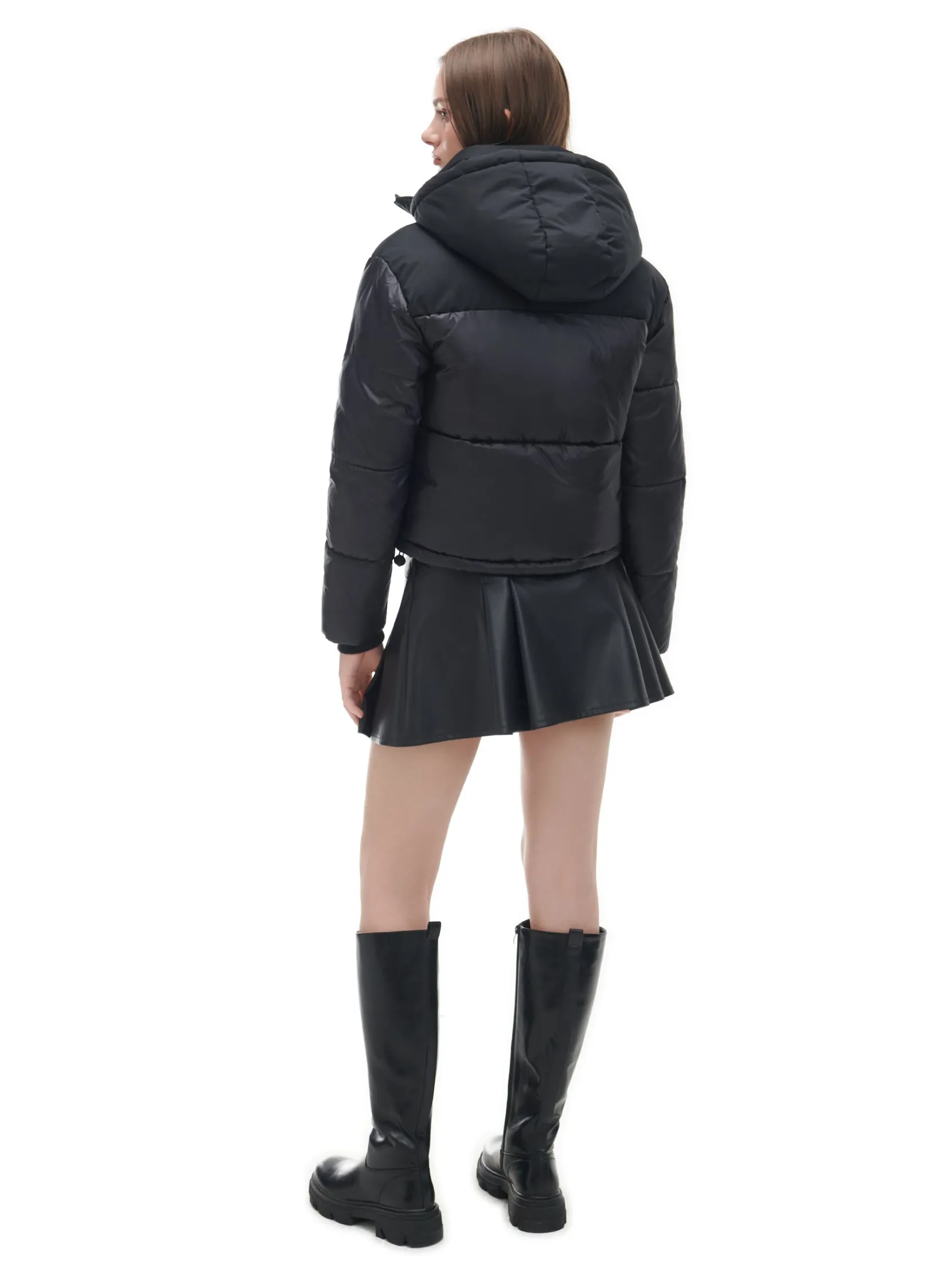 Sale Czarna kurtka puffer z kapturem Kurtki, Płaszcze