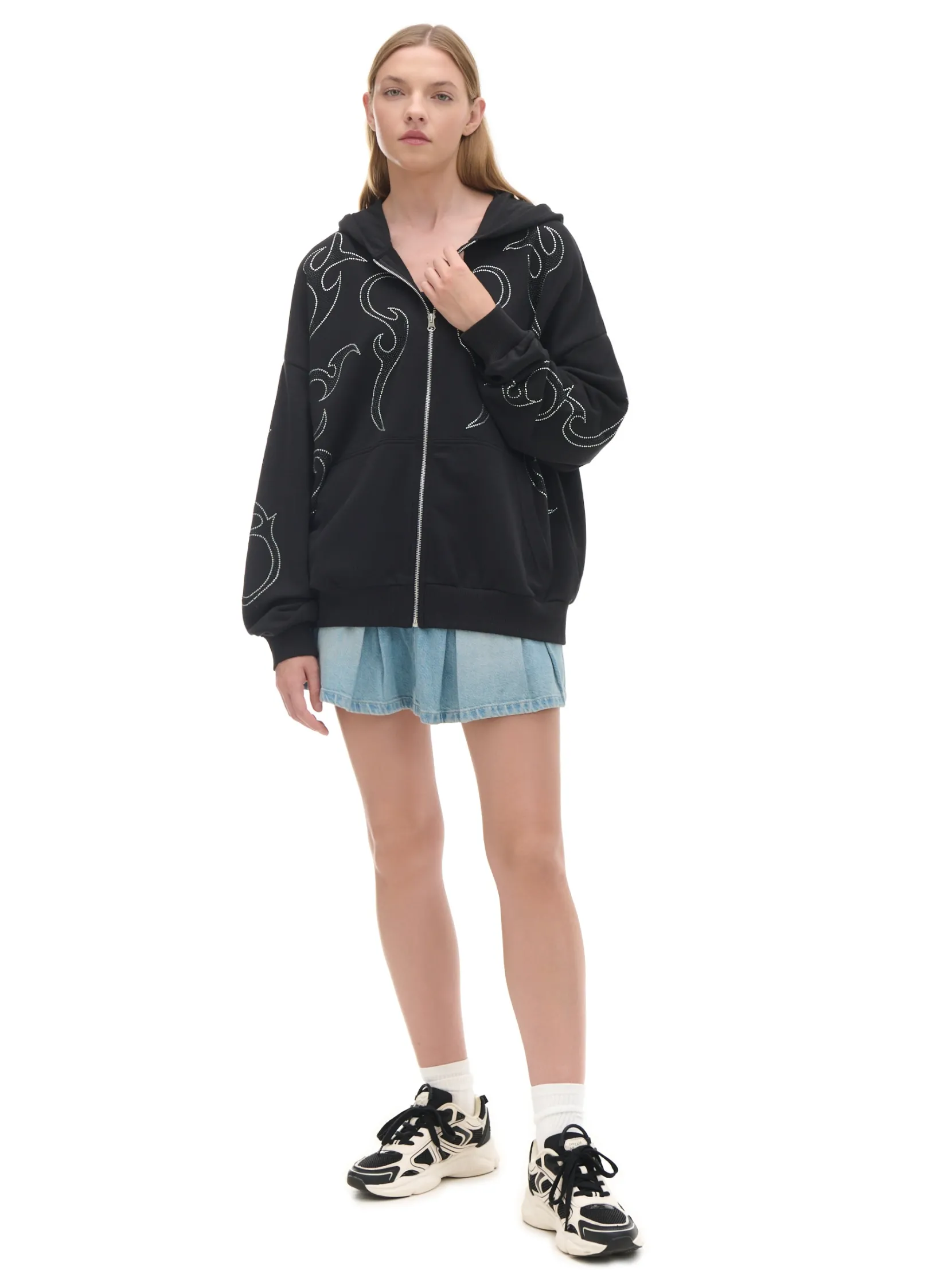 Sale Czarna rozpinana bluza z aplikacjami Bluzy