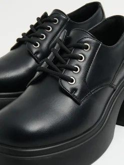 Discount Czarne loafersy z imitacji skóry Półbuty