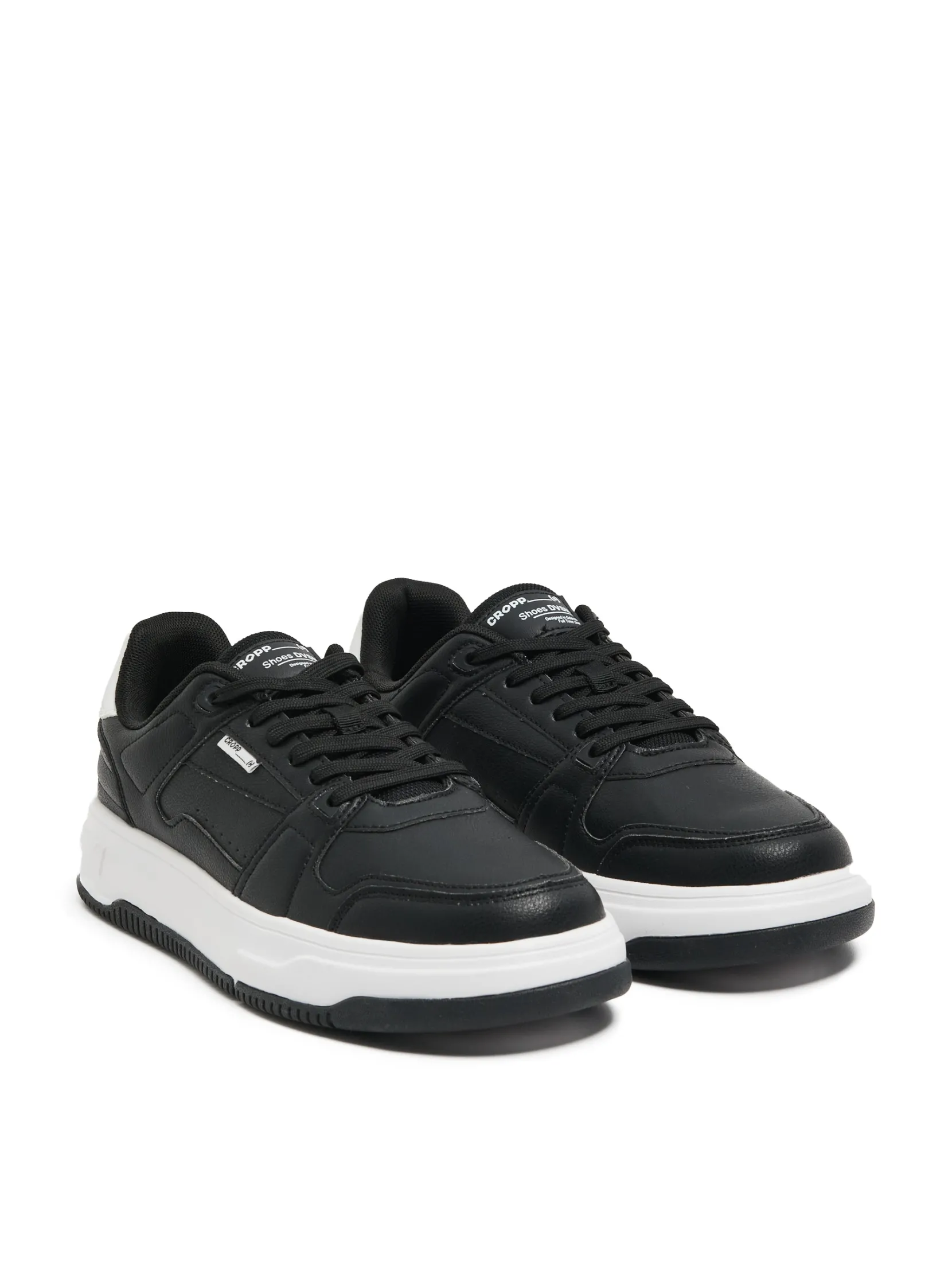 Hot Czarne sneakersy z białymi elementami Sneakersy