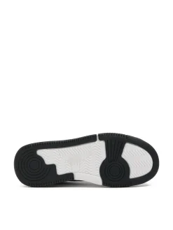 Hot Czarne sneakersy z białymi elementami Sneakersy