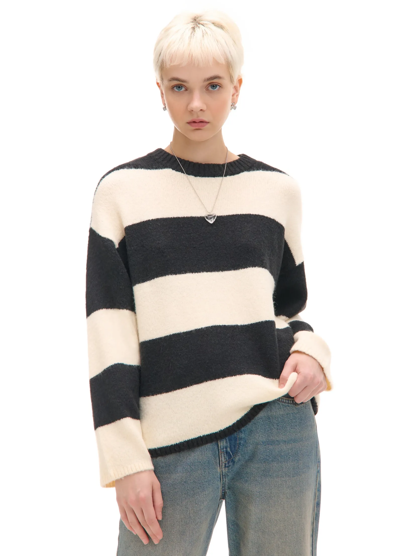 Hot Czarno- sweter w paski Swetry