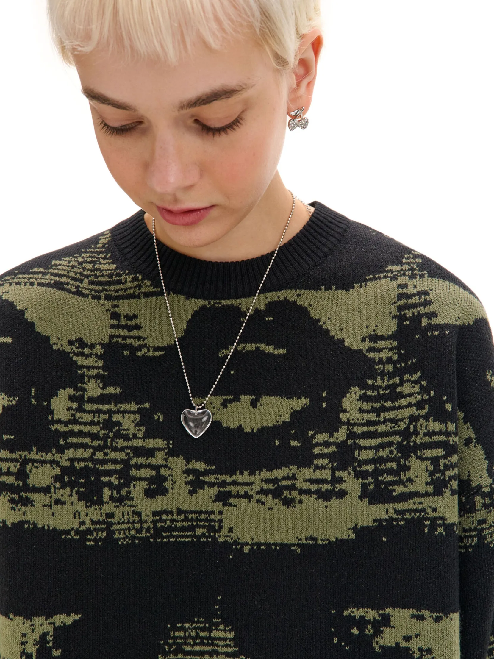Discount Czarny sweter z artystycznym nadrukiem Swetry