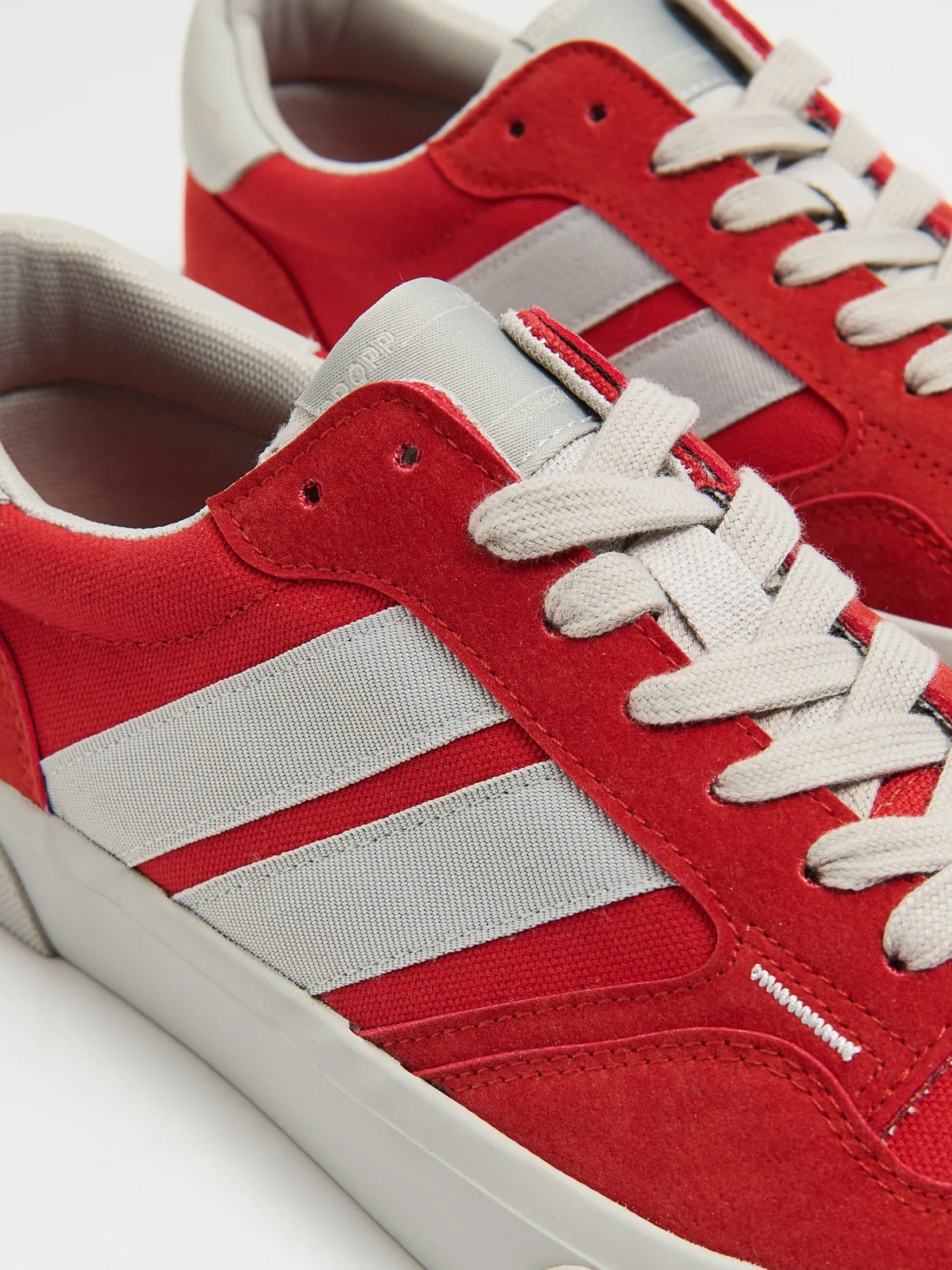 Outlet Czerwone trampki Trampki