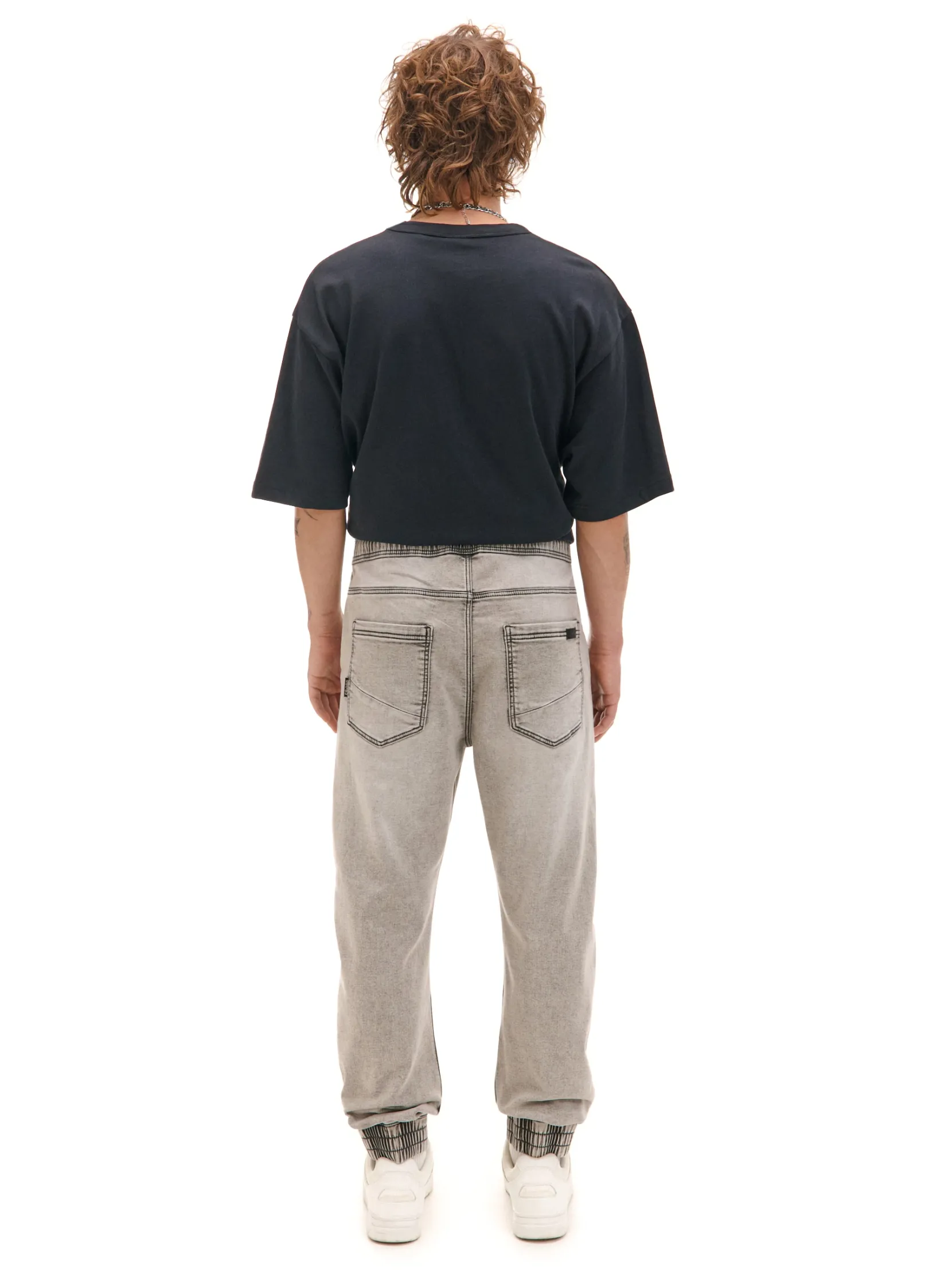 Sale Jasnoszare jeansowe joggery regular Jeansy
