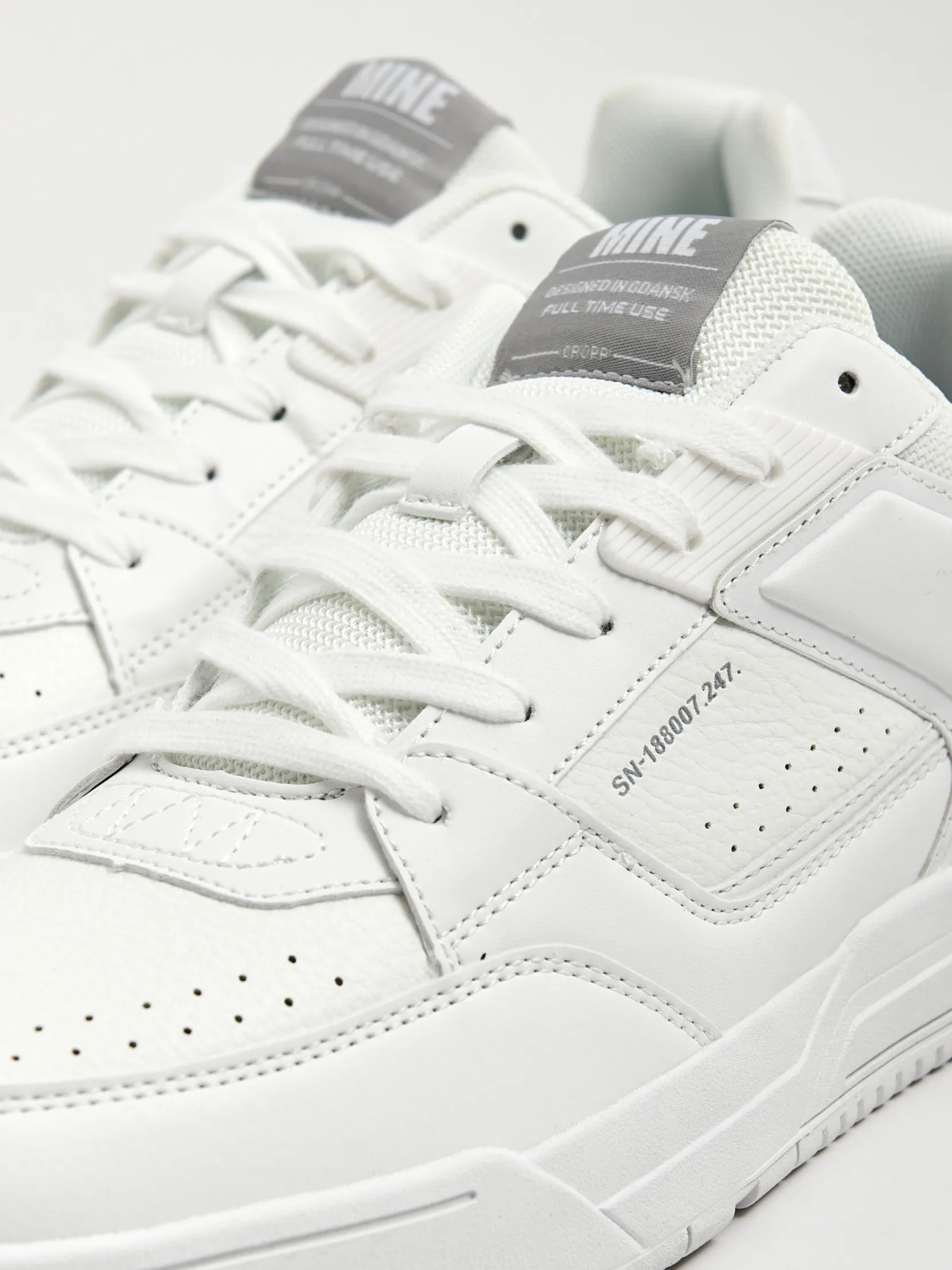 New Klasyczne białe sneakersy Sneakersy
