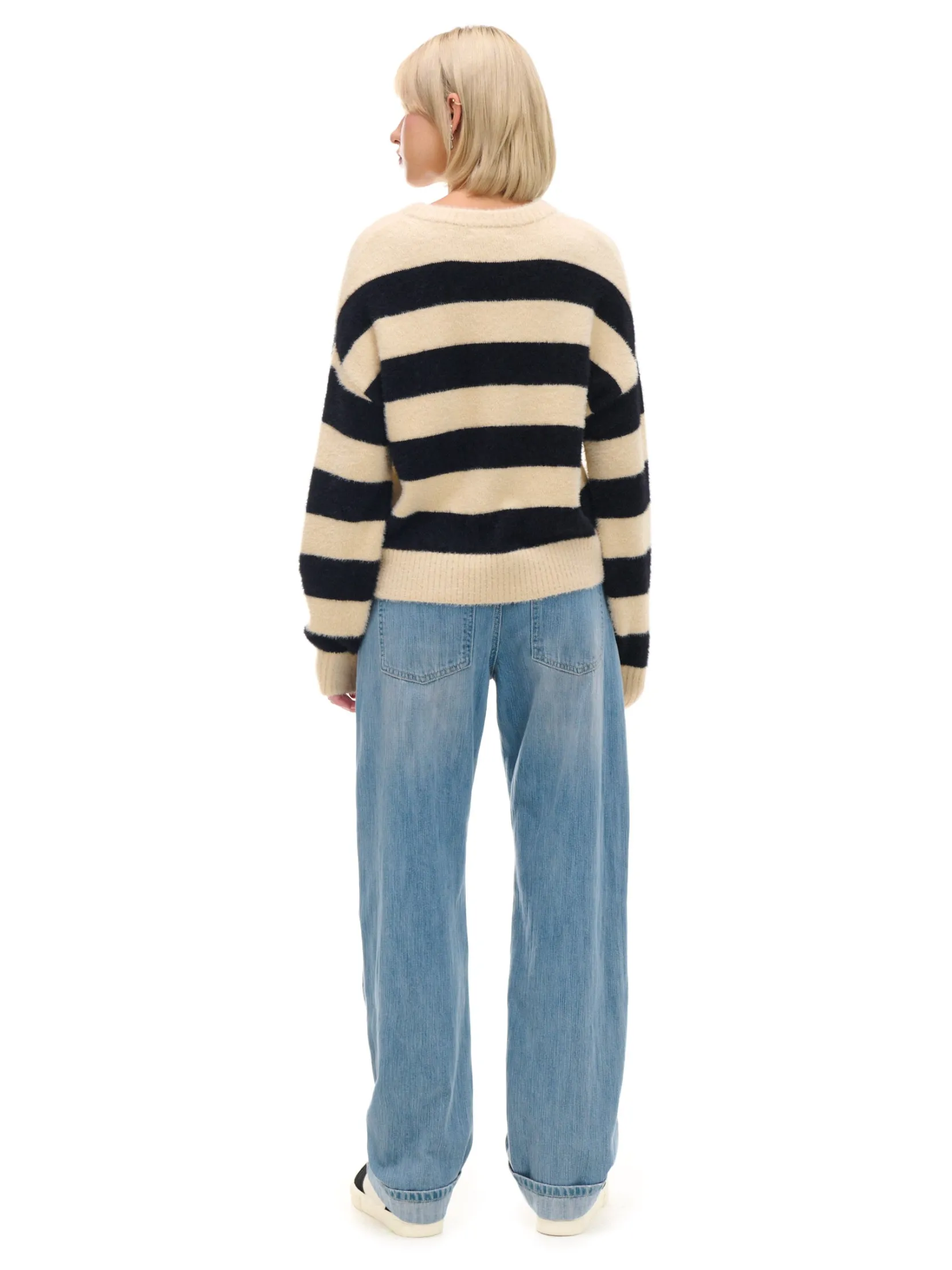 Discount sweter w czarne paski Swetry