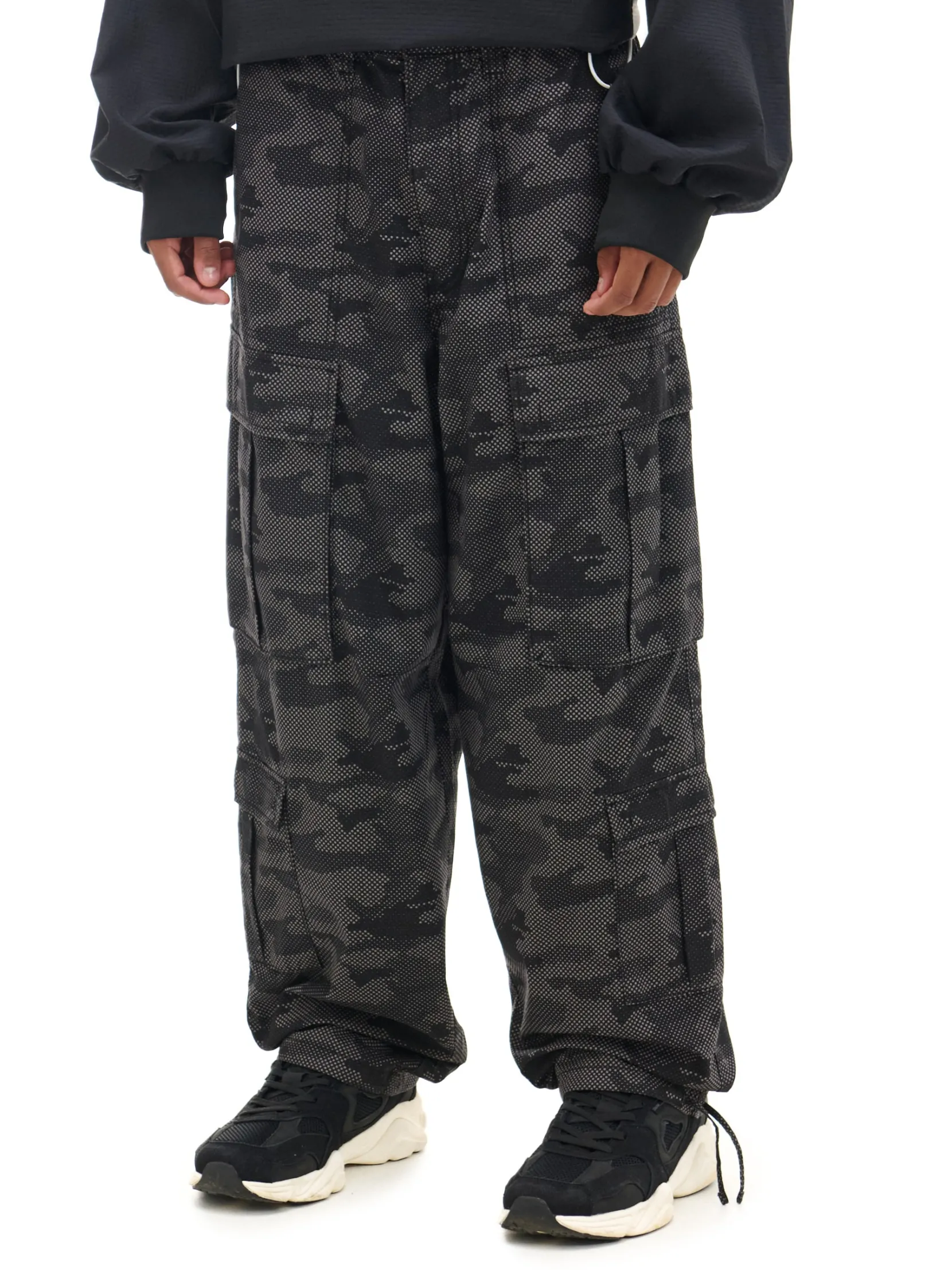 Clearance Spodnie cargo ze wzorem moro Spodnie