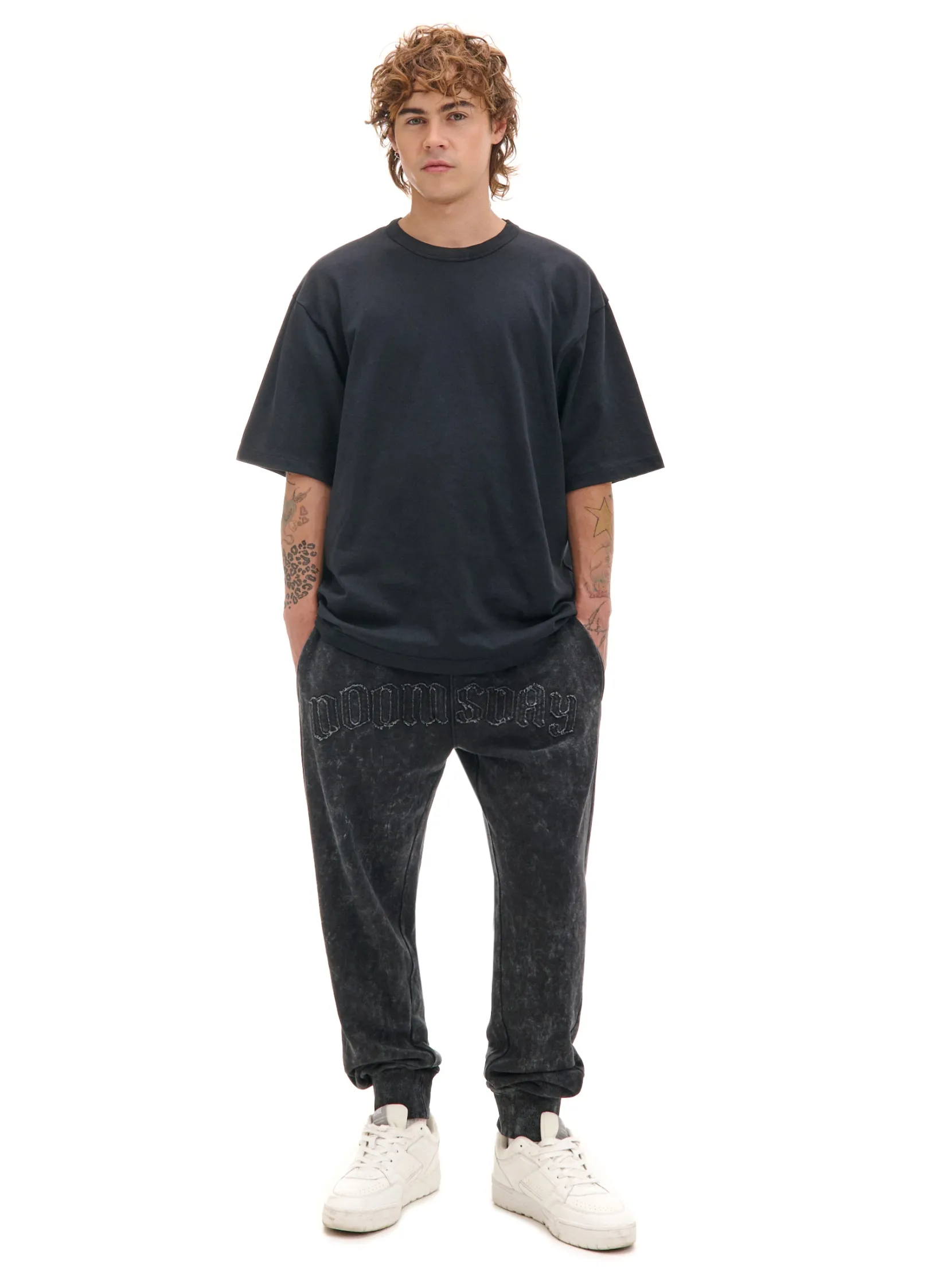 Clearance Spodnie joggery regular z napisem Spodnie