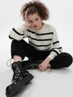 Sale Sweter w czarne paski Swetry