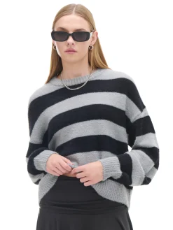 Fashion sweter w czarne paski Swetry