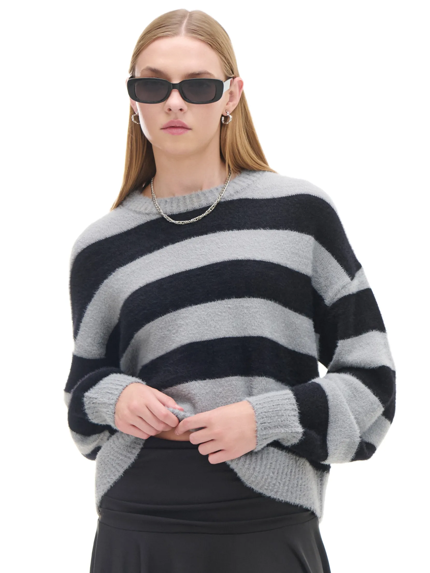 Fashion sweter w czarne paski Swetry