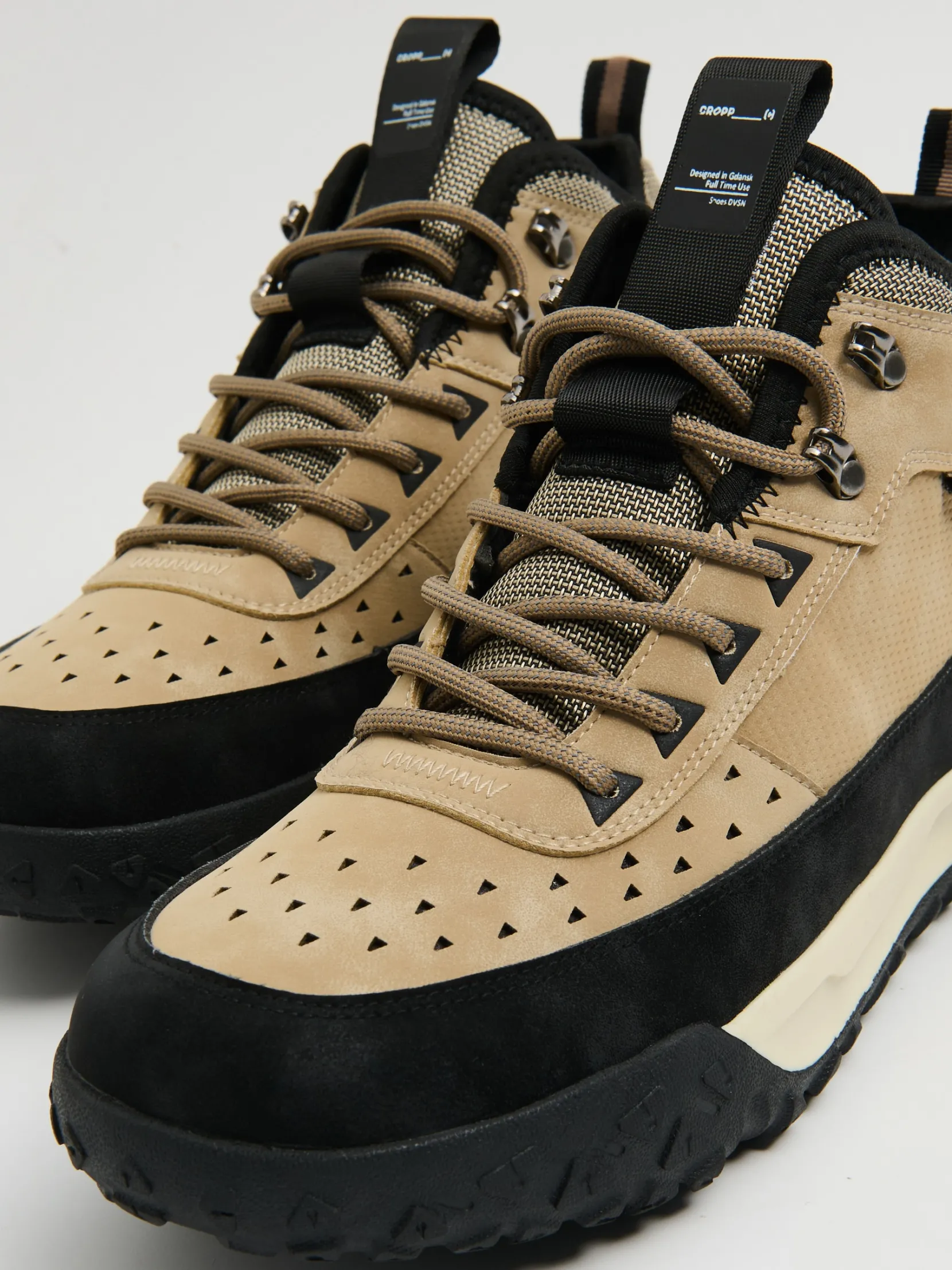 Online Wysokie beżowe sneakersy Za Kostkę